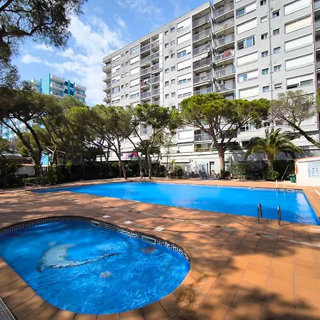 Tipo Estudio Con Piscina En * Blanes
