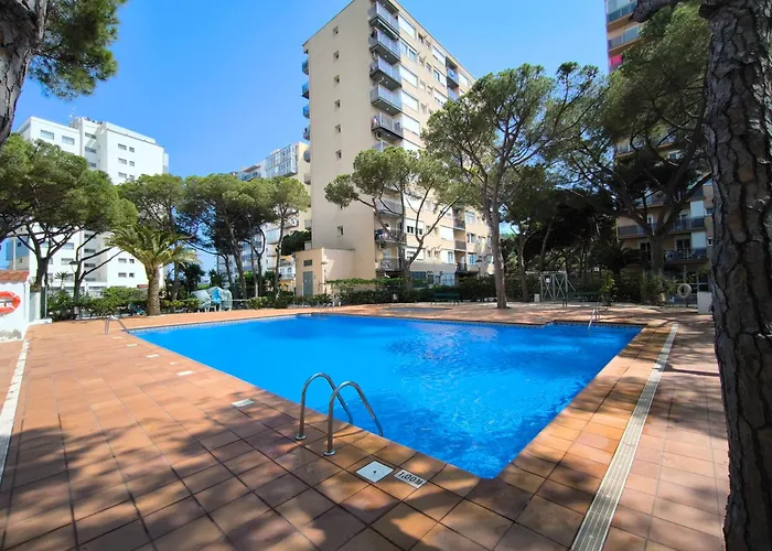 Tipo Estudio Con Piscina En *