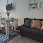 Tipo Estudio Con Piscina En Appartamento